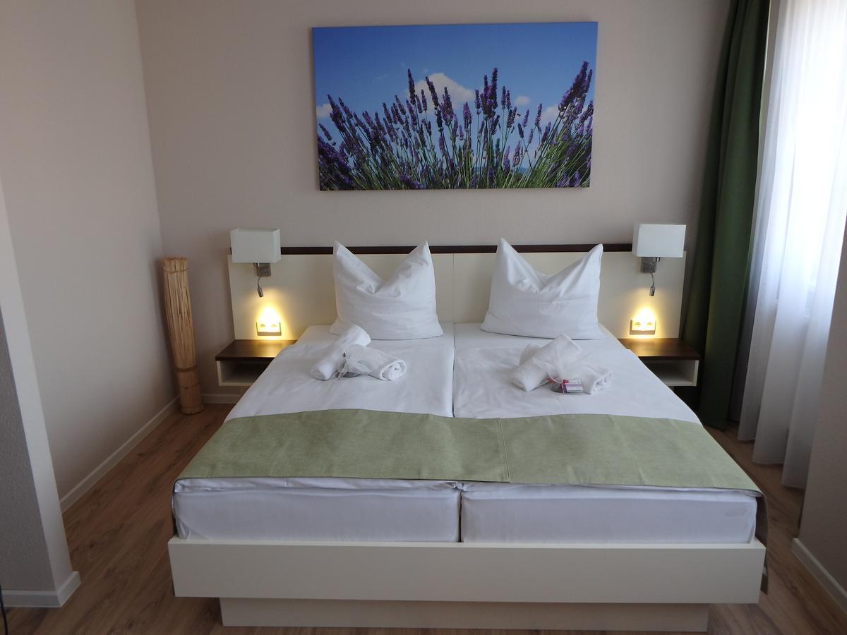 Garni Hotel Lavendelhof Nauen Bagian luar foto