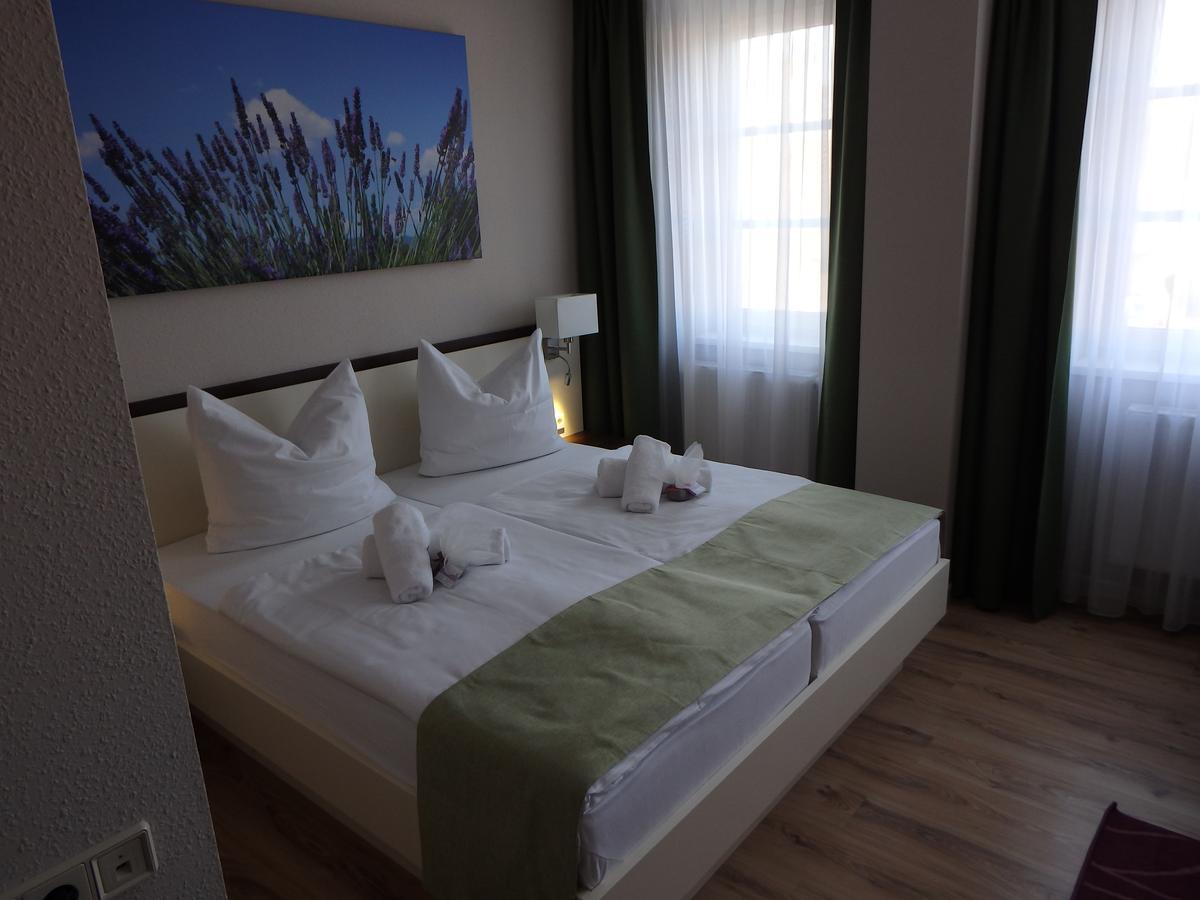 Garni Hotel Lavendelhof Nauen Bagian luar foto