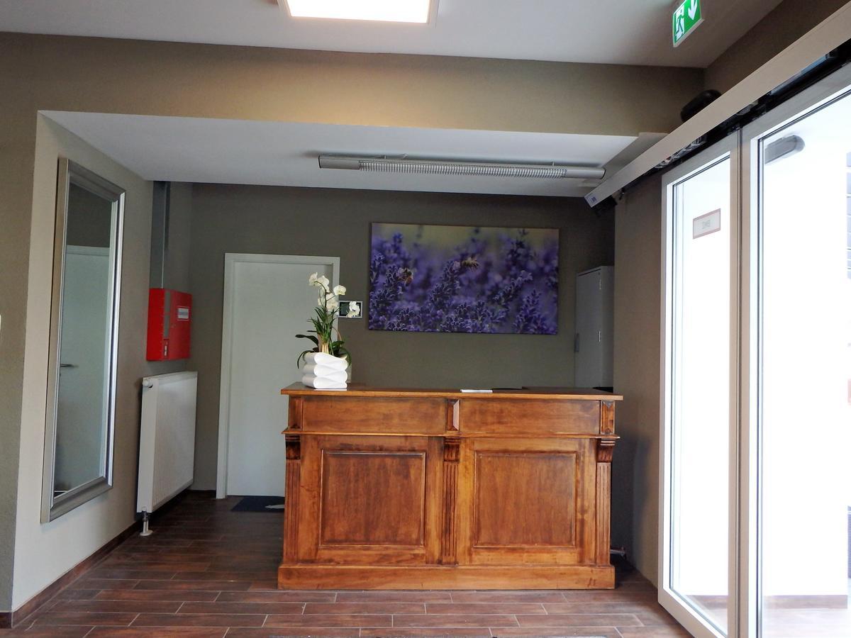 Garni Hotel Lavendelhof Nauen Bagian luar foto