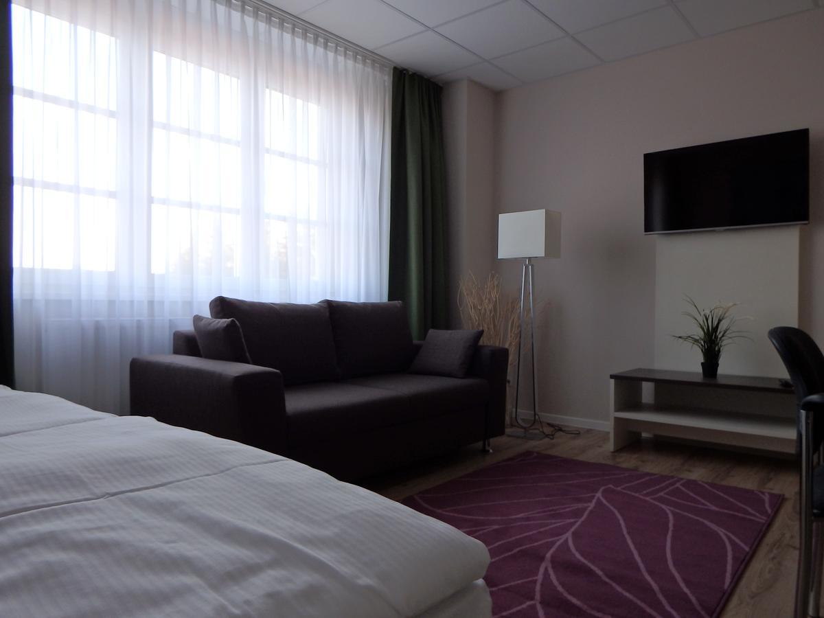 Garni Hotel Lavendelhof Nauen Bagian luar foto